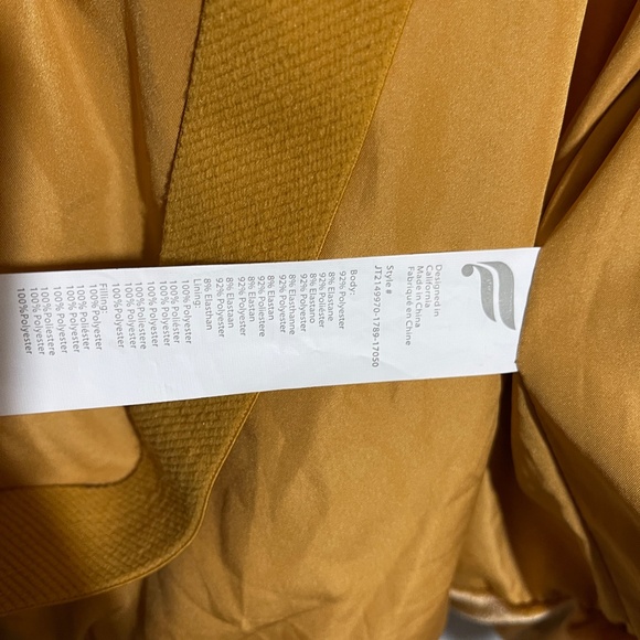 Fabletics Wander Velour Cropped Puffer Jacket Size Large - Picture 12 of 15